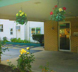 Village Inn Motel - Berrien Springs Exterior photo