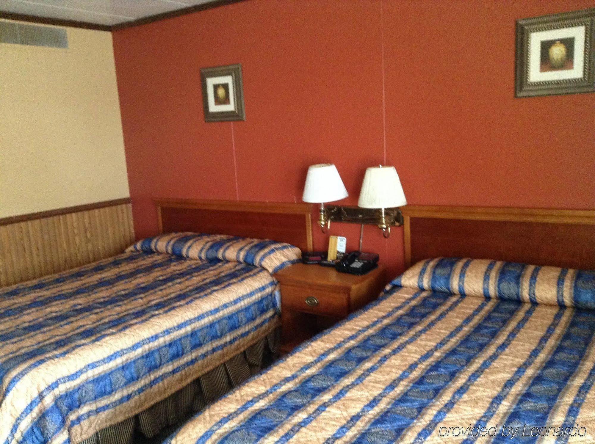 Village Inn Motel - Berrien Springs Exterior photo